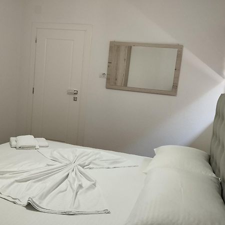 Erteo Guest House Pogradec Luaran gambar