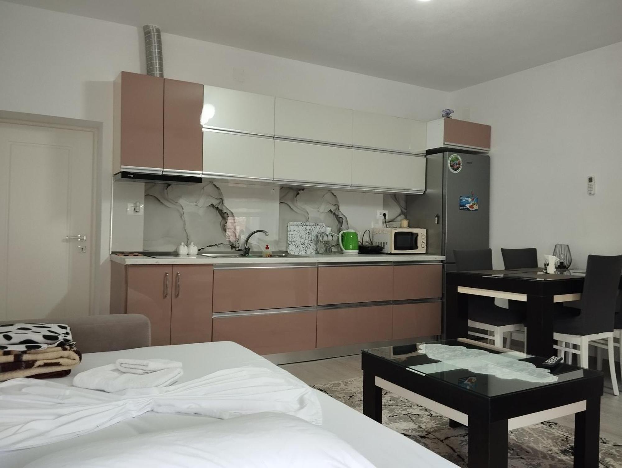 Erteo Guest House Pogradec Luaran gambar