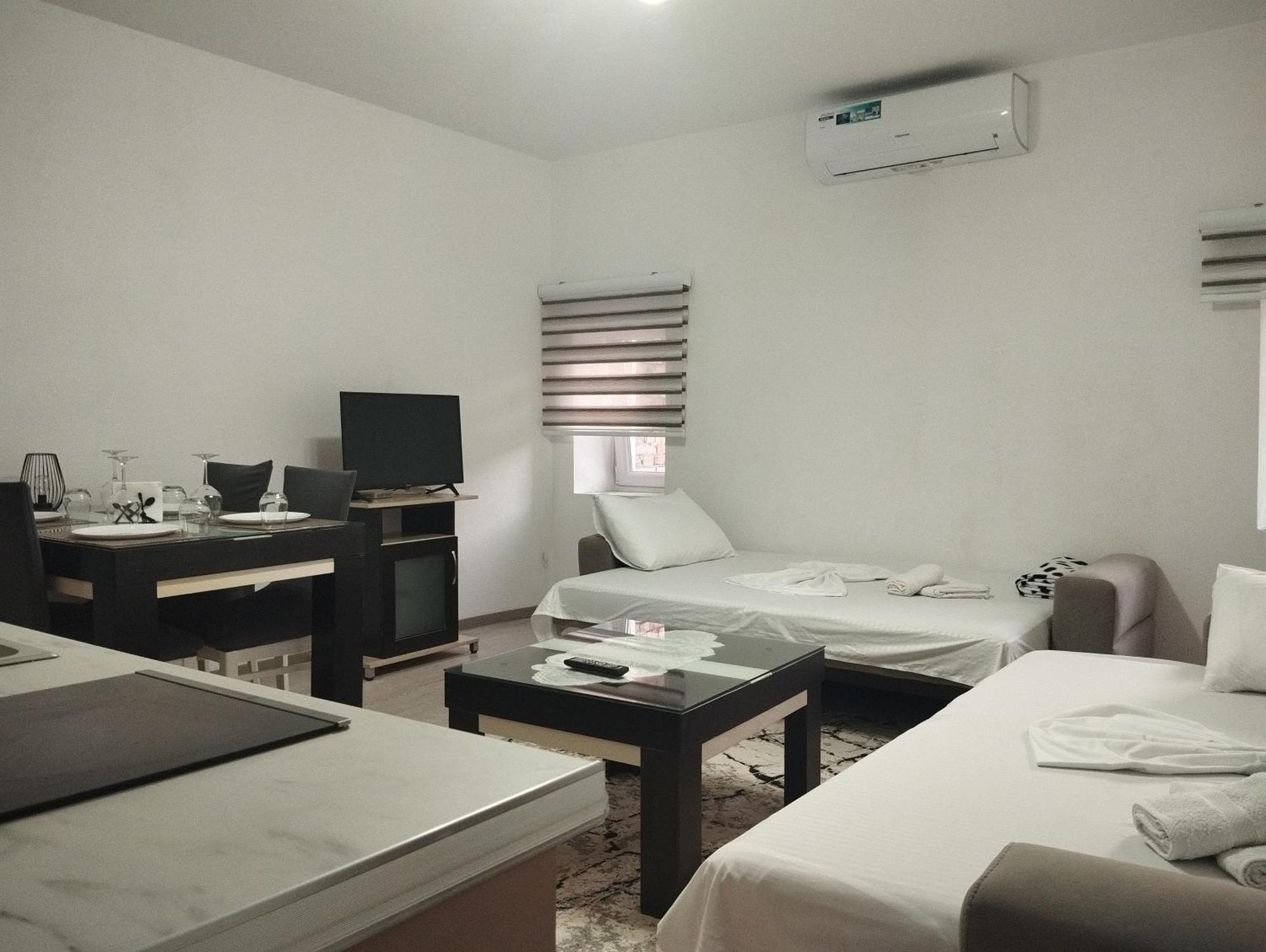 Erteo Guest House Pogradec Luaran gambar